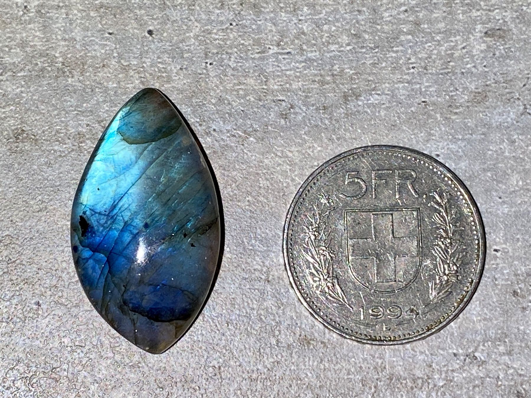 Pierres précieuses: Labradorit (55.50 ct) – Neuf avec emballage d'origine à Laax par Kiki_Kingdom3 7