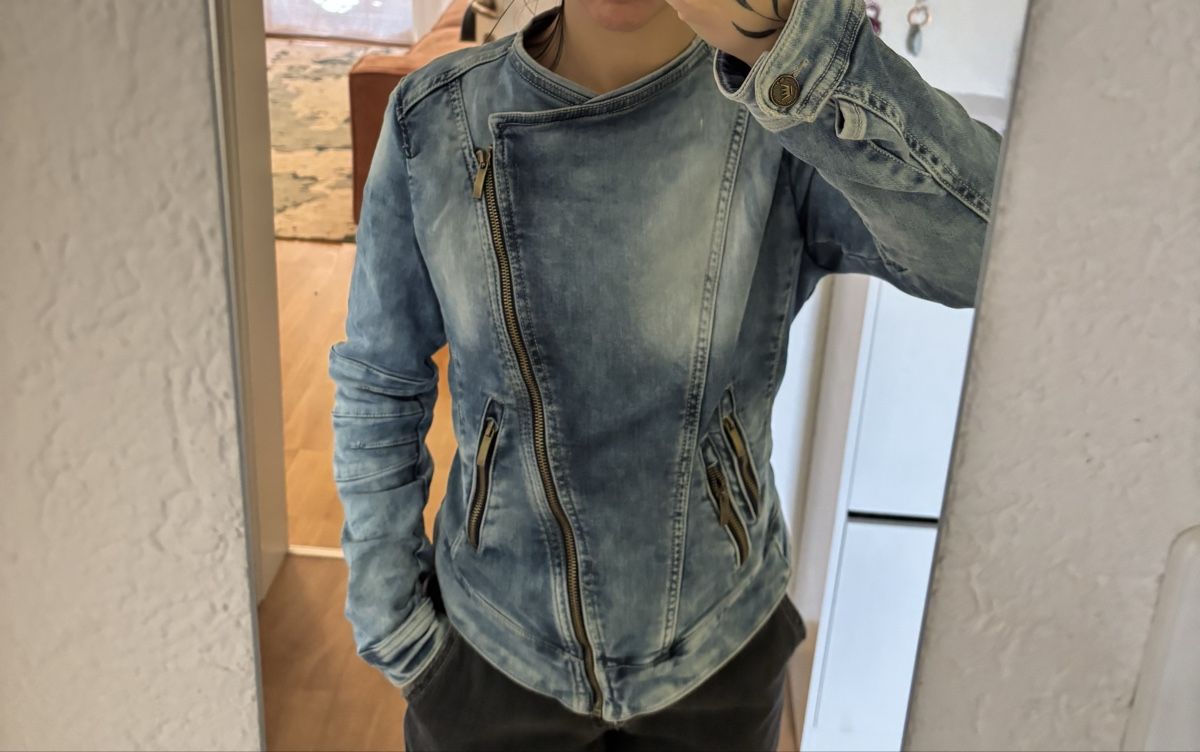 Giacche: Denim jacket by reign italy – Usato da zürich venduto da minji 1