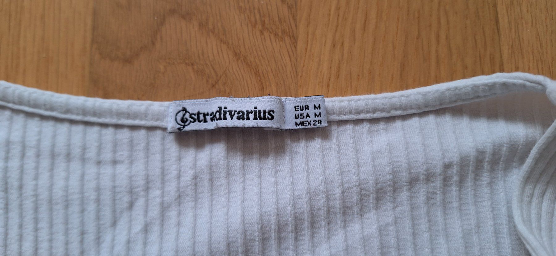 Stradivarius Top: Stradivarius, haut blanc – Usato da Lussery-Villars venduto da pousinete02 3