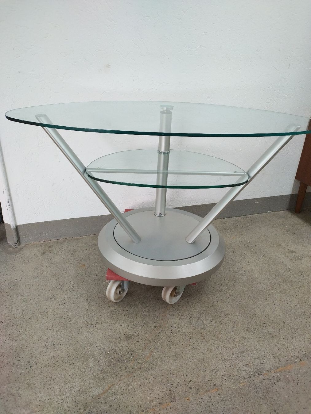 Mobili TV: TV Möbel mit schwenkbarer Glasplatte – Usato da Zofingen venduto da Lechim01 1
