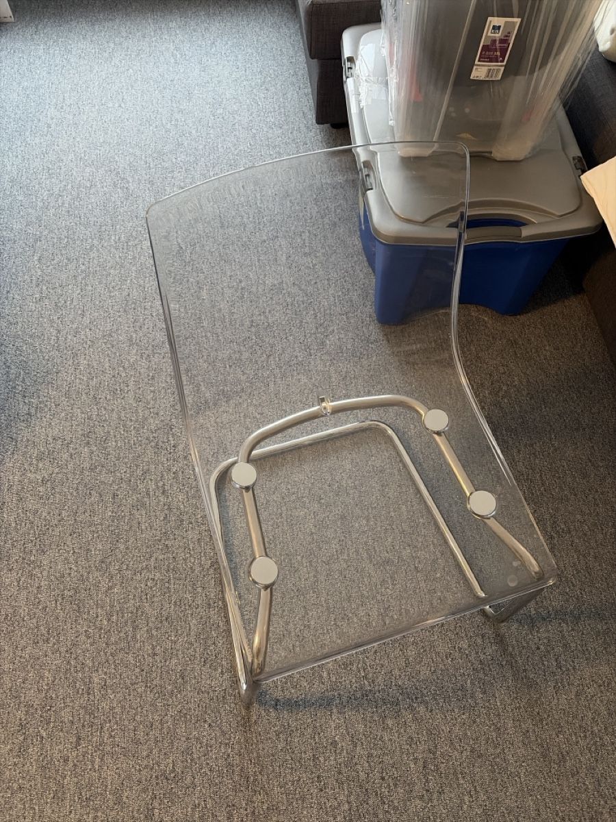 Ikea Tischset: Tisch mit Stühlen 75x125 transparent Kunststoff  – Gebraucht aus Einsiedeln von vad_65bf 2