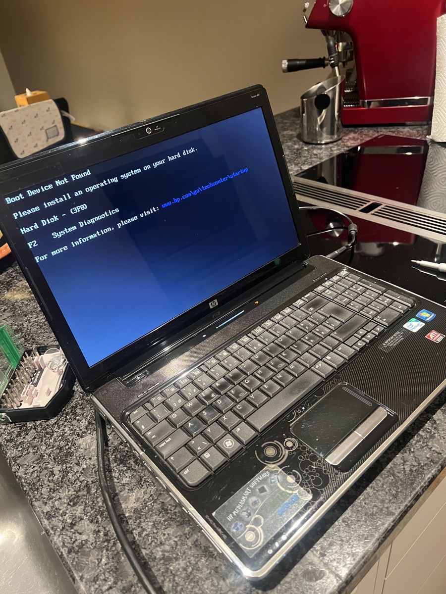 Hewlett Packard Notebook: Retro Laptop Hp Pavilion dv6 – Usato da Frutigen venduto da lmferreira187 3