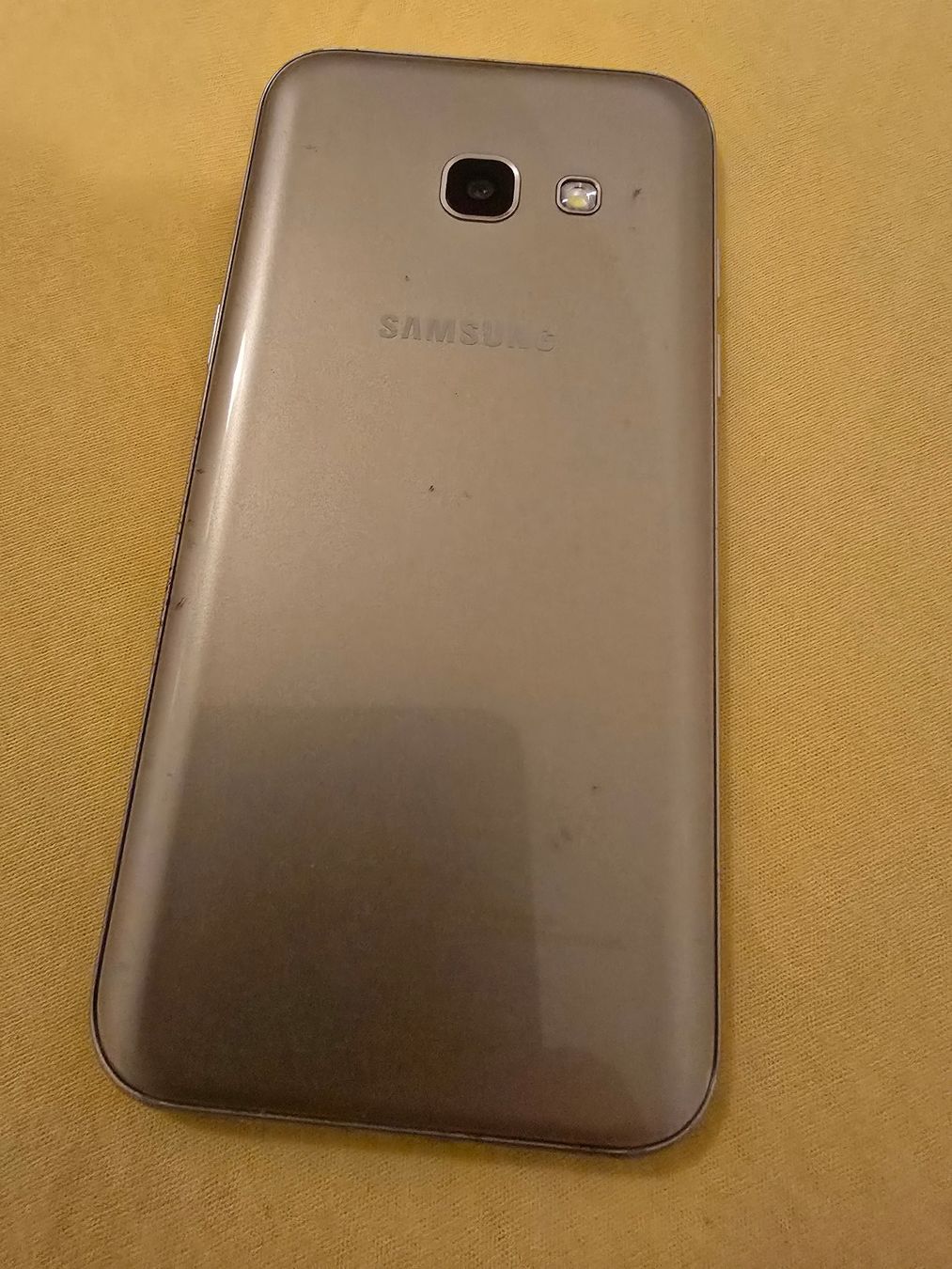 Samsung Telefoni cellulari / Smartphones: Samsung A3 – Usato da Zollikofen venduto da Forest_Corner_40 2
