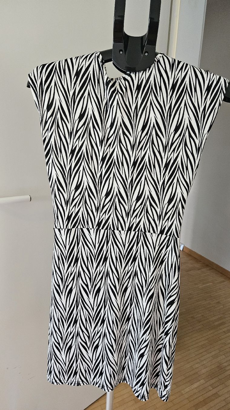 Morgan Vestiti: Morgan summer dress – Nuovo (secondo la descrizione) da Meggen venduto da Msmarket 1