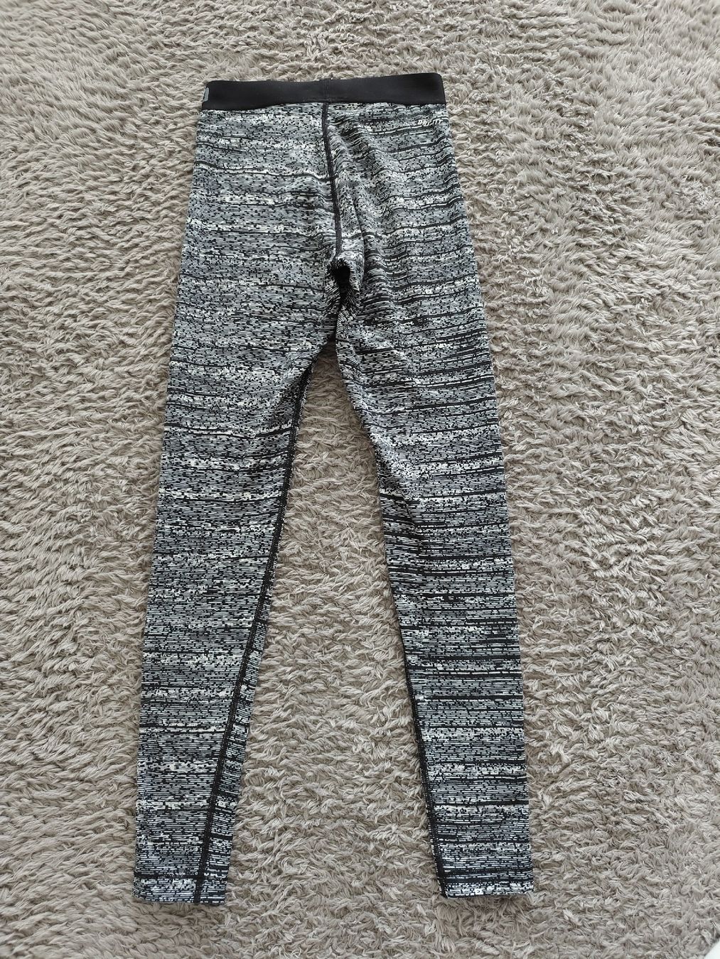 Nike Leggings: Nike Pro Sport Leggins – Usato da Pieterlen venduto da Saemelili 2