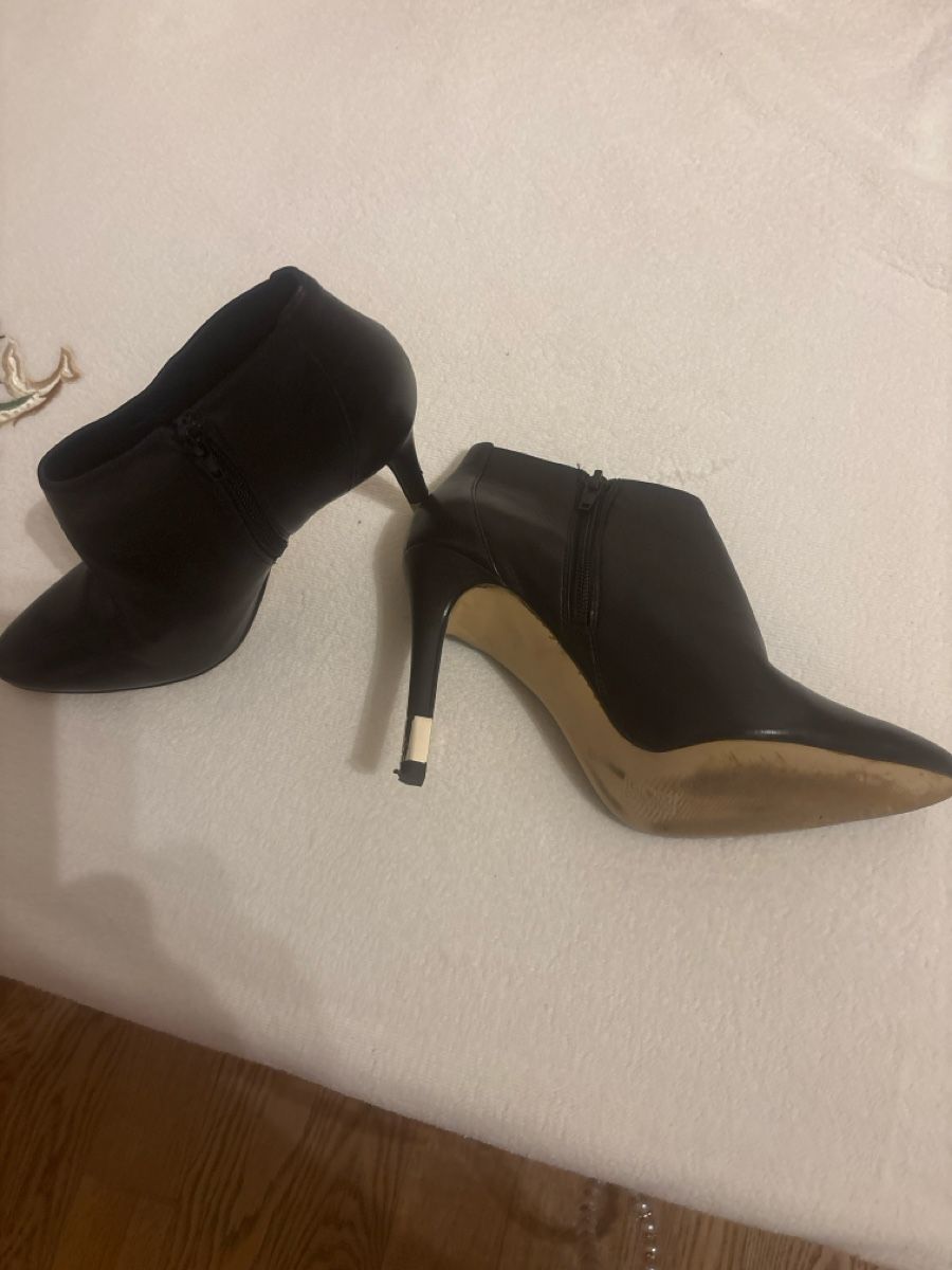 Guess Scarpe da donna: Guess Stiefeletten Gr. 39 – Usato da Feusisberg venduto da LadyLook 1