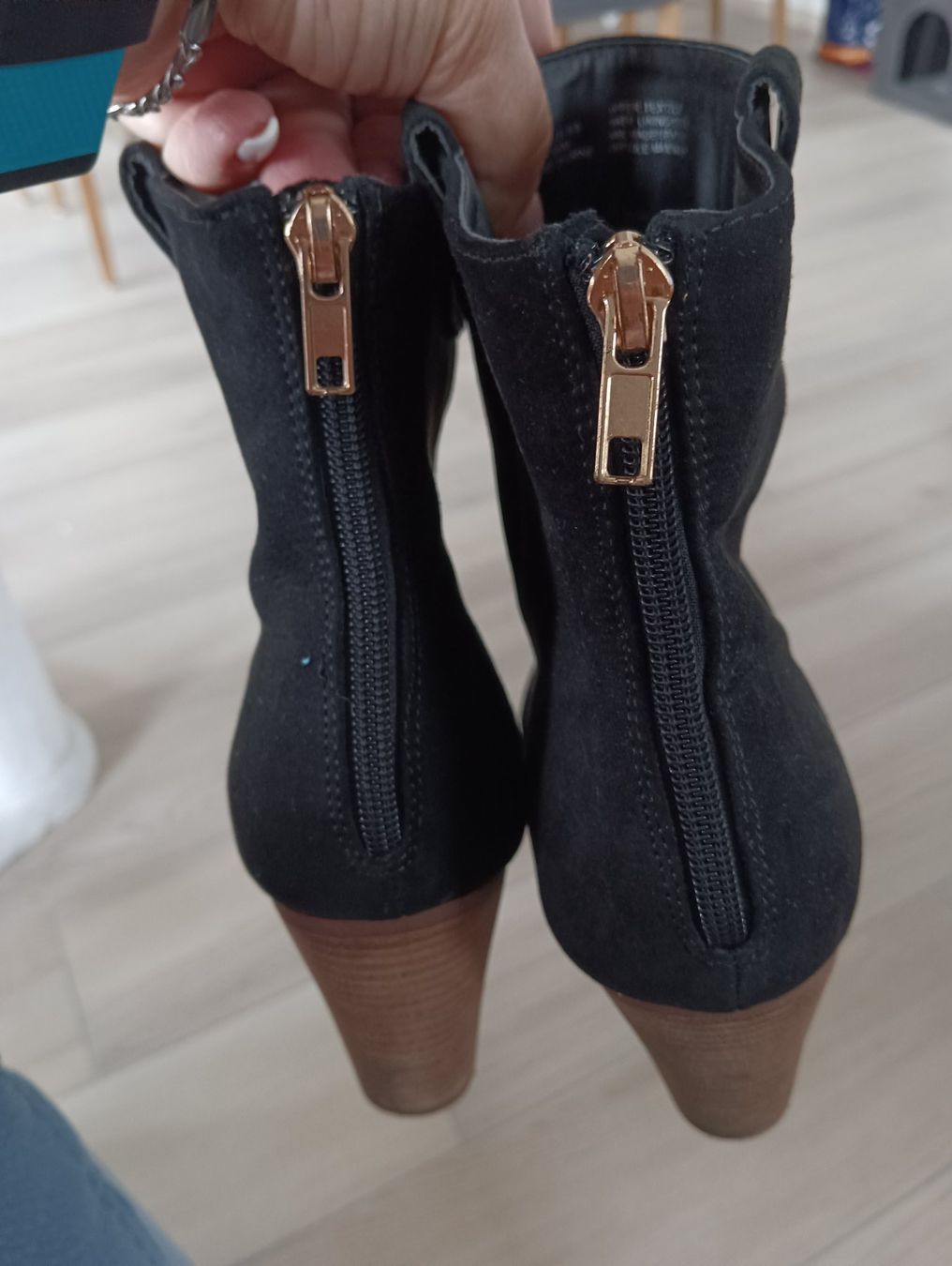 Scarpe da donna: Stiefeletten Damen schwarz Gr. 38.5 – Usato da Schöfflisdorf venduto da kin_2dp9 1