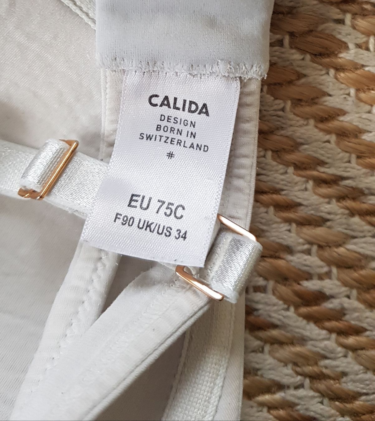 Calida Altra biancheria intima: 2 BHs von Calida 75C mit Bügel – Usato da Menznau venduto da Valinor 3