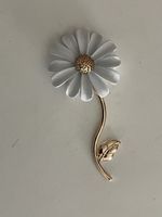 vintage Broche fleur marguerite métal blanc et or