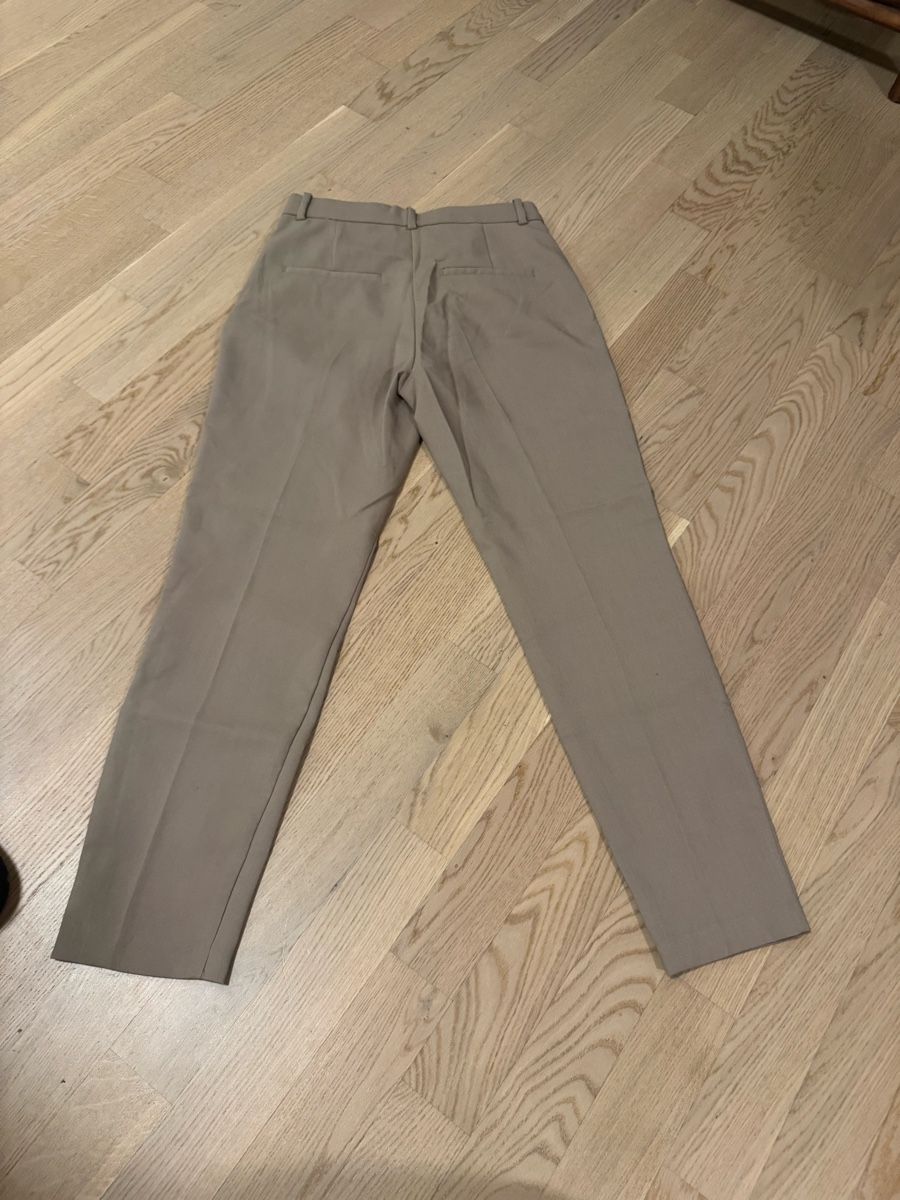 H&M Hosen: Anzugshose Beige – Neu (gemäss Beschreibung) aus Pfäffikon ZH von aitm_00 1