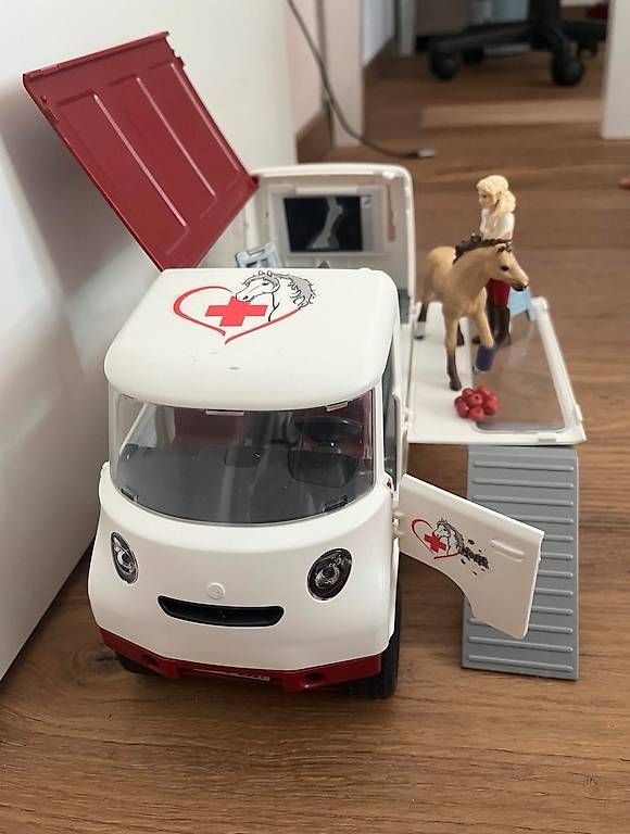 Jouets: Schleich Tierambulanz – D'occasion à Stein am Rhein par kuh_5g2h