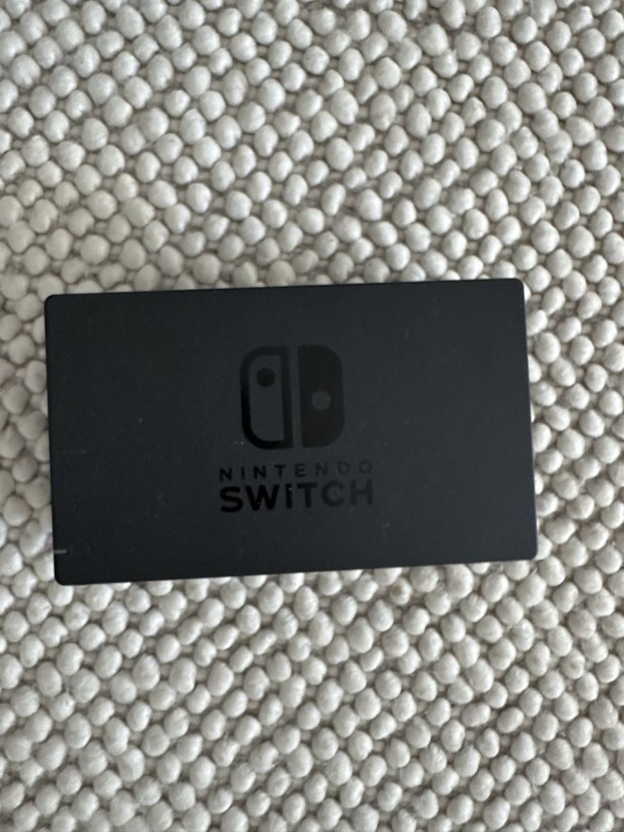 Nintendo Console: Nintendo Switch Konsole mit Zubehör  – Usato da Wabern venduto da submersible 5