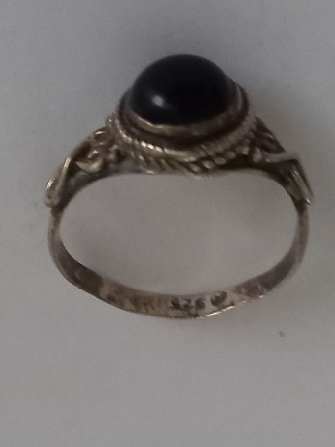 Onyx Anelli: SILBERRING MIT ONYX – Usato da Kerzers venduto da ExpressoTerreno