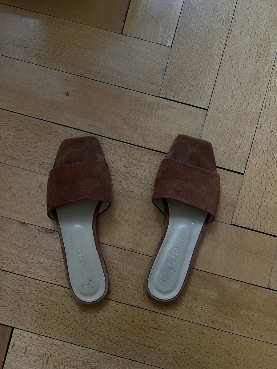 Aeyde Scarpe da donna: Aeyde Wildleder Pantoletten, Anna Slides – Usato da Luzern venduto da Soeuv