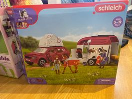 Schleich Horse Club Fahrzeug mit Pferdeanhänger 42535
