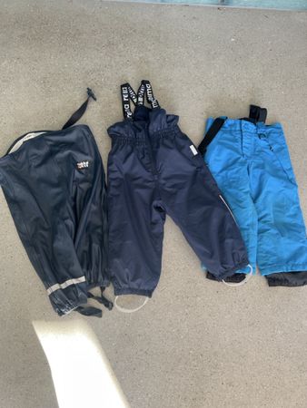 3 Kinder Regen und Skihosen Grösse 86