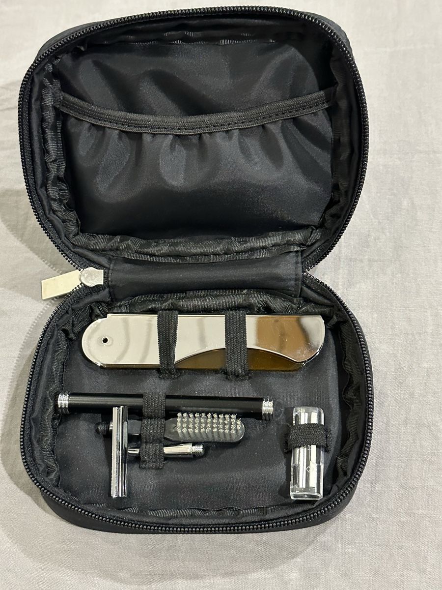 Kosmetikkoffer: Herren Reise Kultur Tasche Set Neu – Neu und originalverpackt aus Widnau von Tityos