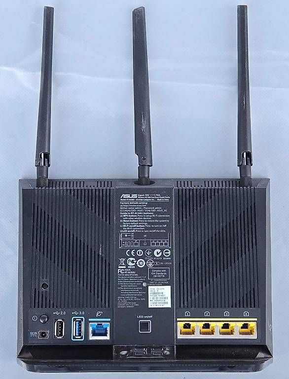 Modem & Router: ASUS Gigabite Router – Usato da Büttenhardt venduto da ReiatSH 2