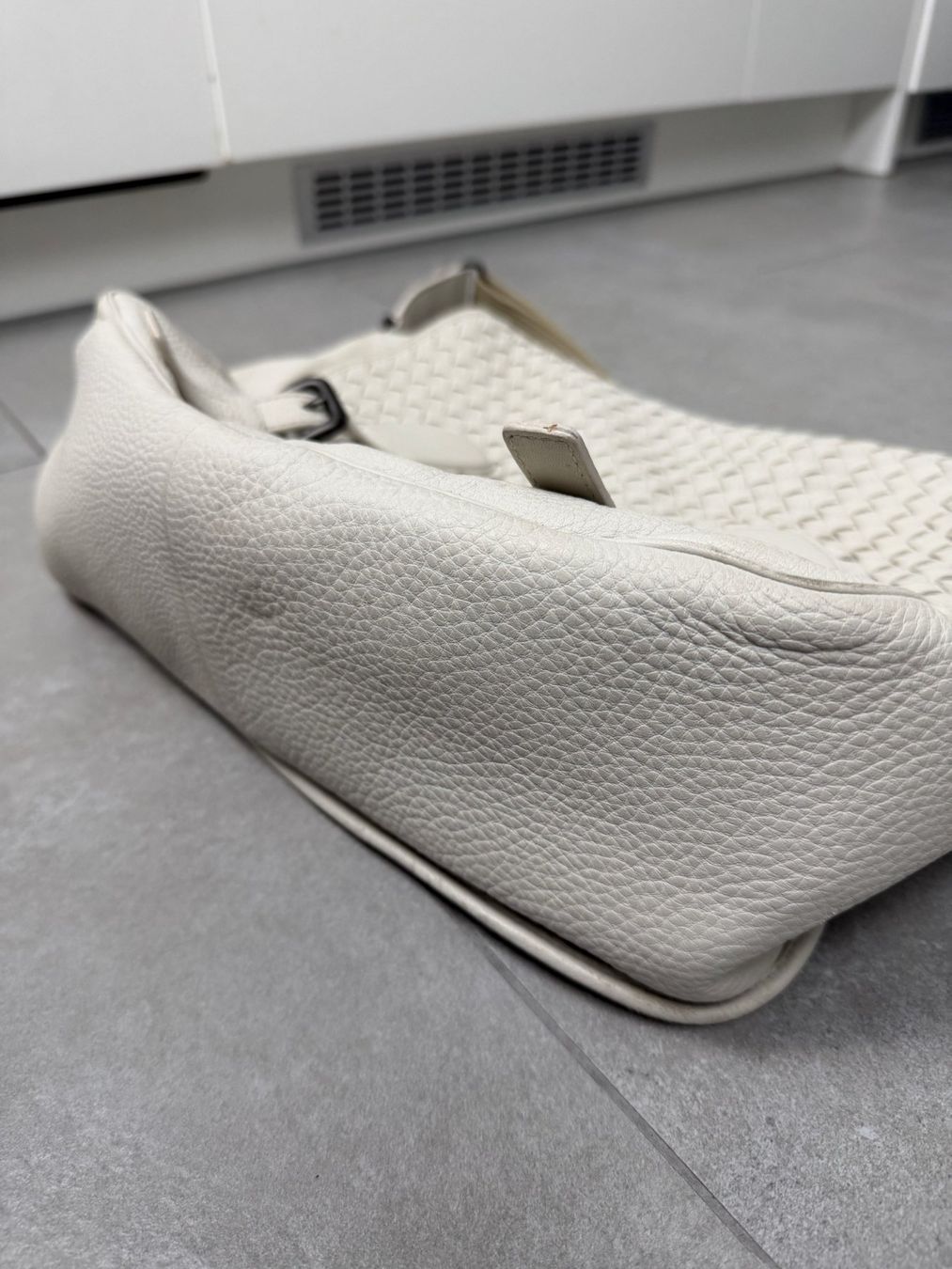 Bottega Veneta Taschen: Bottega Veneta Messanger Bag – Gebraucht aus Biel/Bienne von sami0788480082 8