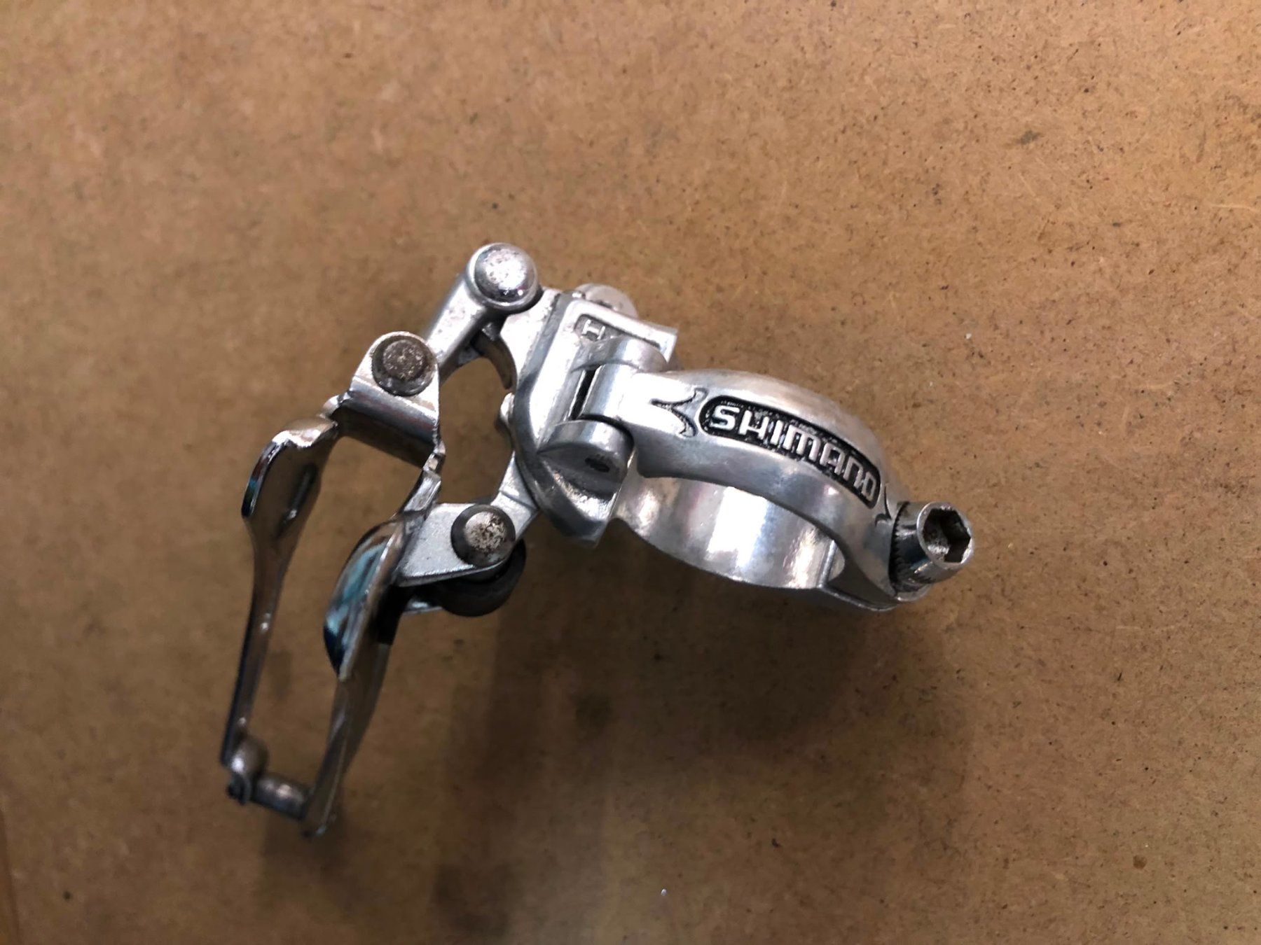 Shimano Pezzi di ricambio: Umwerfer Shimano 600EX Arabesque FD-6200 – Usato da Zürich venduto da Pat_ina 2