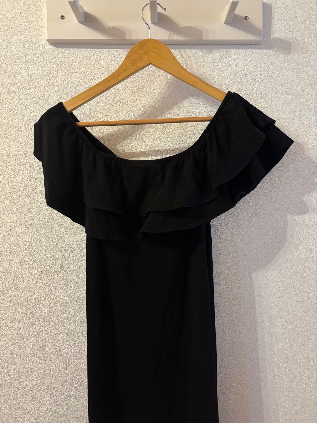H&M Vestiti: Robe noire – Usato da Grandvillard venduto da Elsa.Del 1
