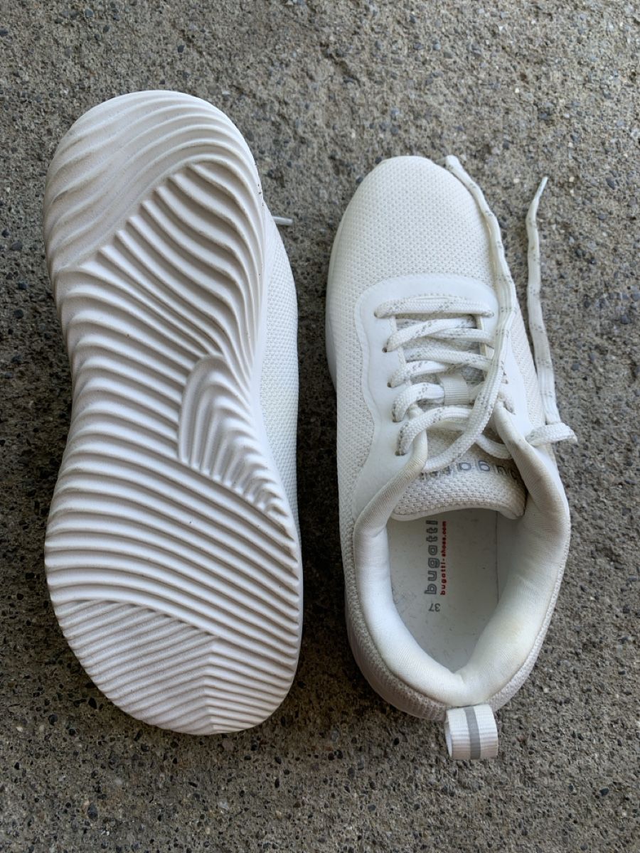 Bugatti Scarpe da uomo: Bugatti Sneaker Weiss Grösse 37 neuwertig – Nuovo (secondo la descrizione) da Bern venduto da peterra201 3