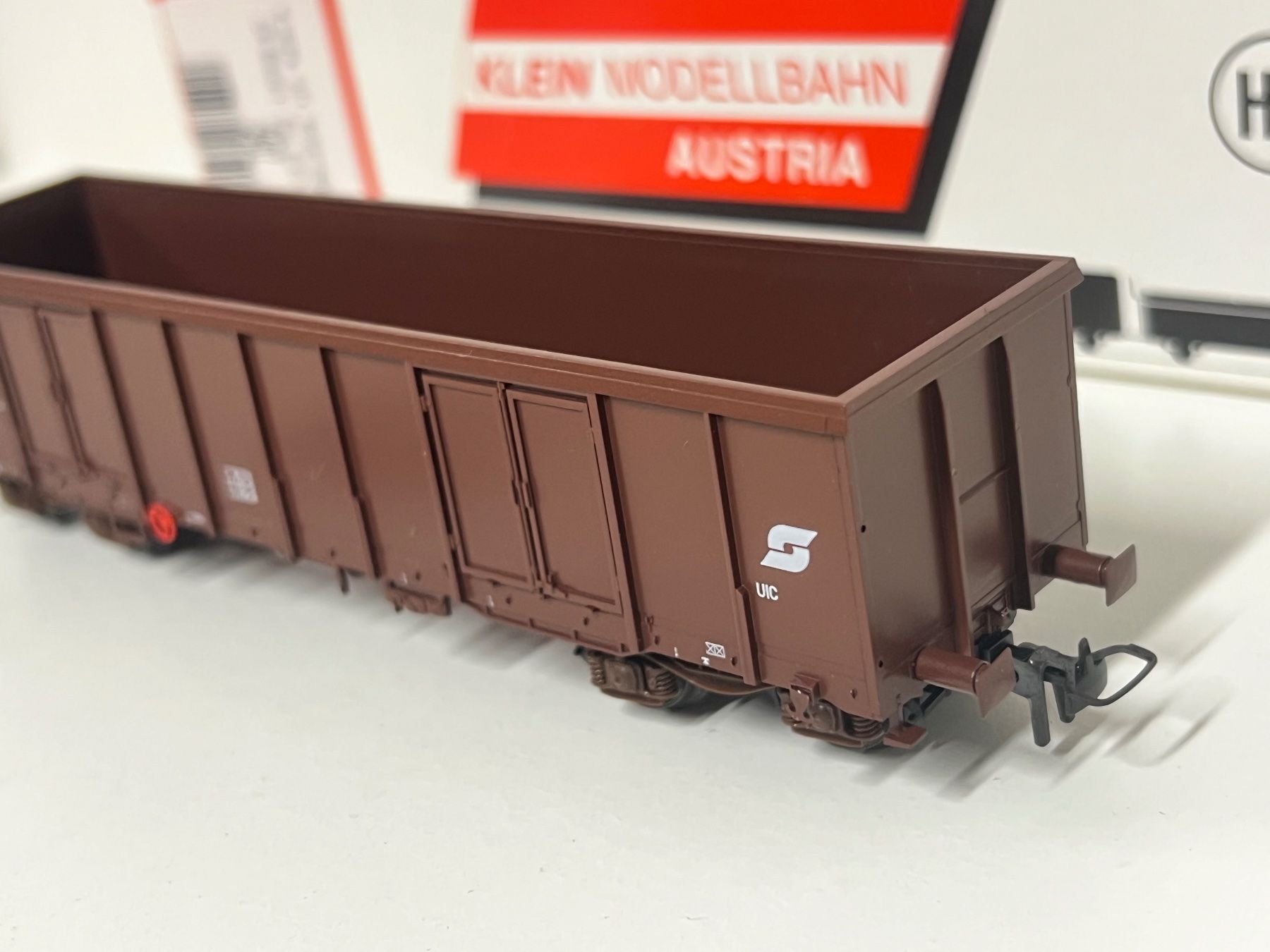 Kleinbahn Modellini di ferrovie: Klein Modellbahn H0 4-achs. ÖBB Eaos Ep.V – Nuovo e nell'imballaggio originale da Geroldswil venduto da TopTrain54 2