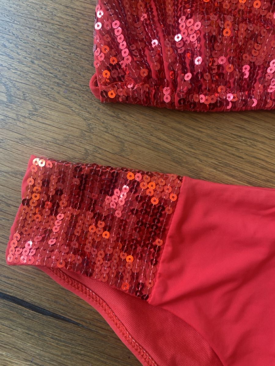 Costumi da bagno & Bikini: Knallrotes Bikini mit paillettes – Usato da Beride d. Bedigli. venduto da Connina 2