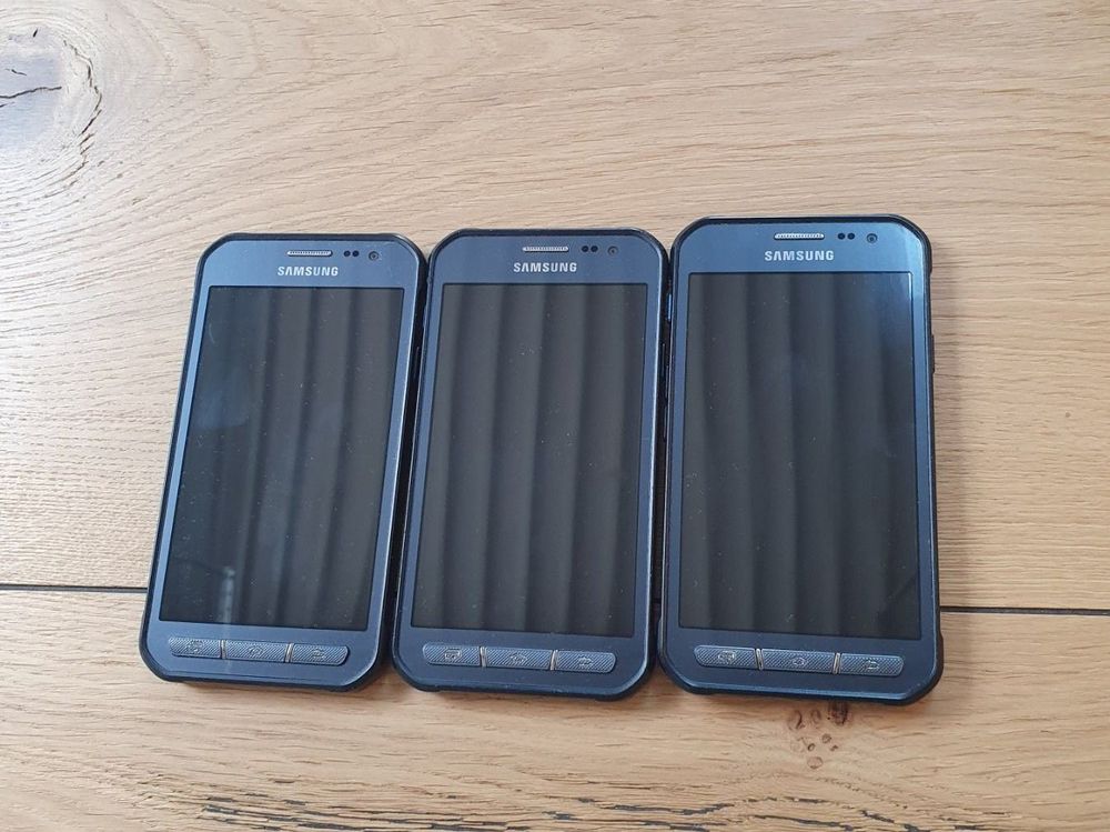 Samsung Galaxy Xcover 3 8GB Global Unlocked - Gray main image 1