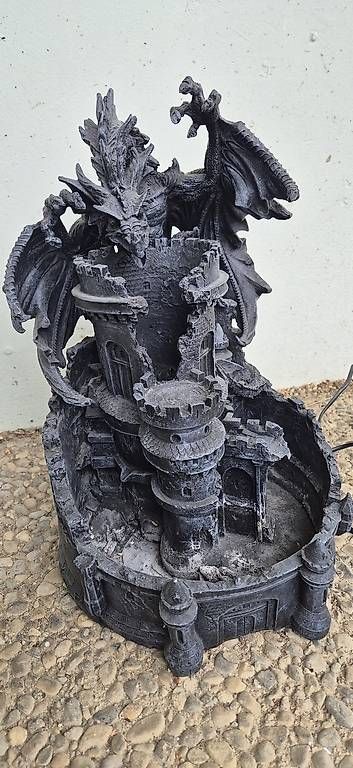 Statuette: Drachen Brunnen  – Usato da Grossdietwil venduto da gwalchafed
