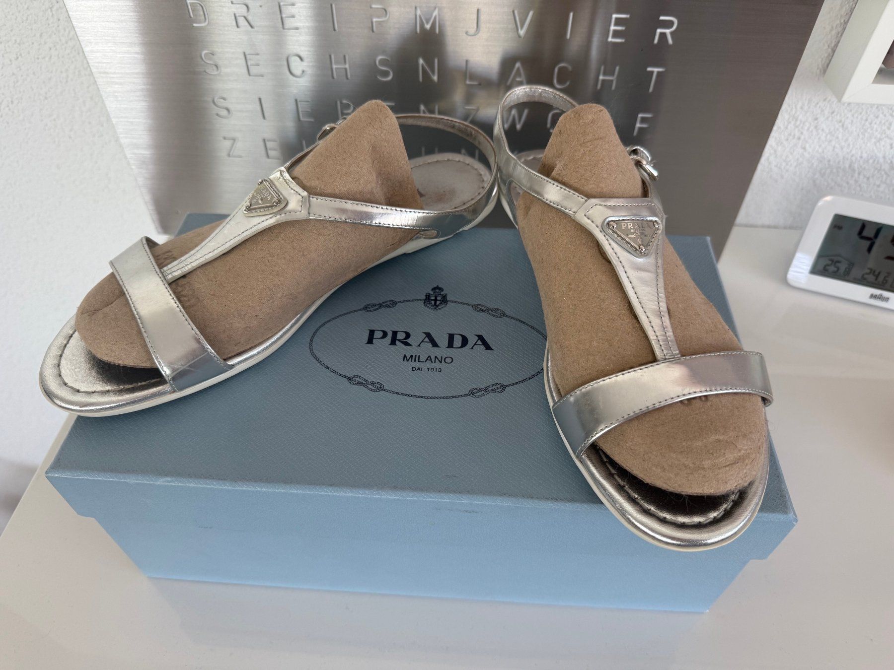 Prada Scarpe da donna: PRADA Sandalen silber  – Grösse 39 – Usato da Rudolfstetten venduto da Bar_wk82 2
