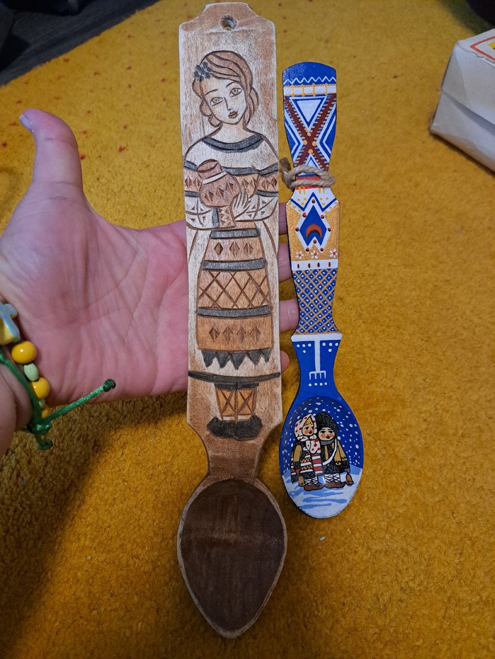 Tutte le decorazioni: Cuillères déco de Roumanie – Usato da La Roche FR venduto da seashellfan