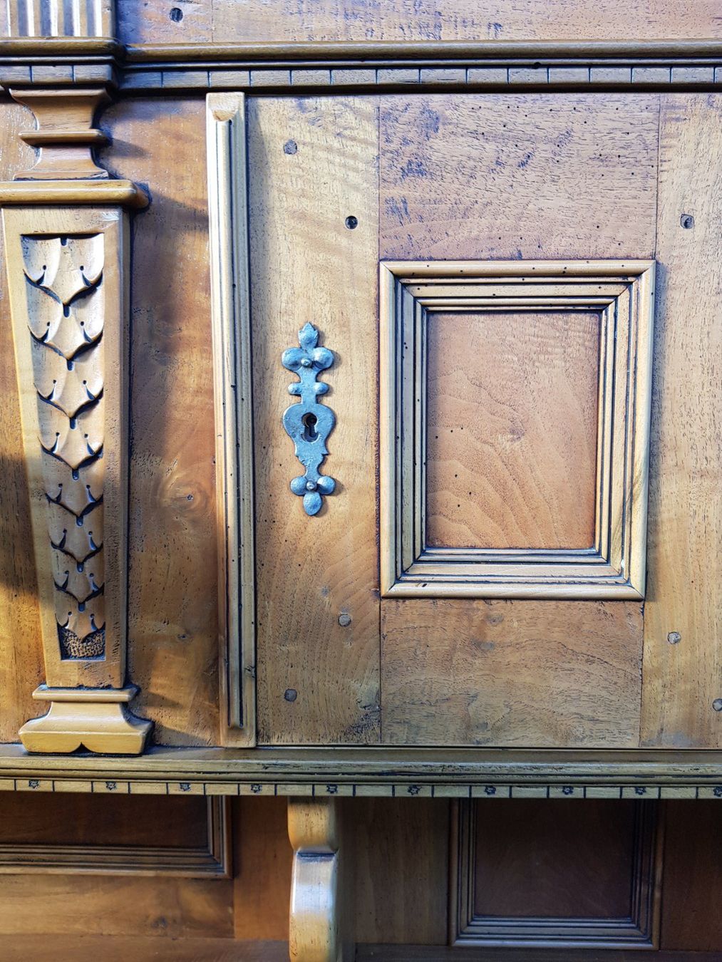 Buffets: Massiver Buffetschrank – D'occasion à Münchenstein par tsp01 8