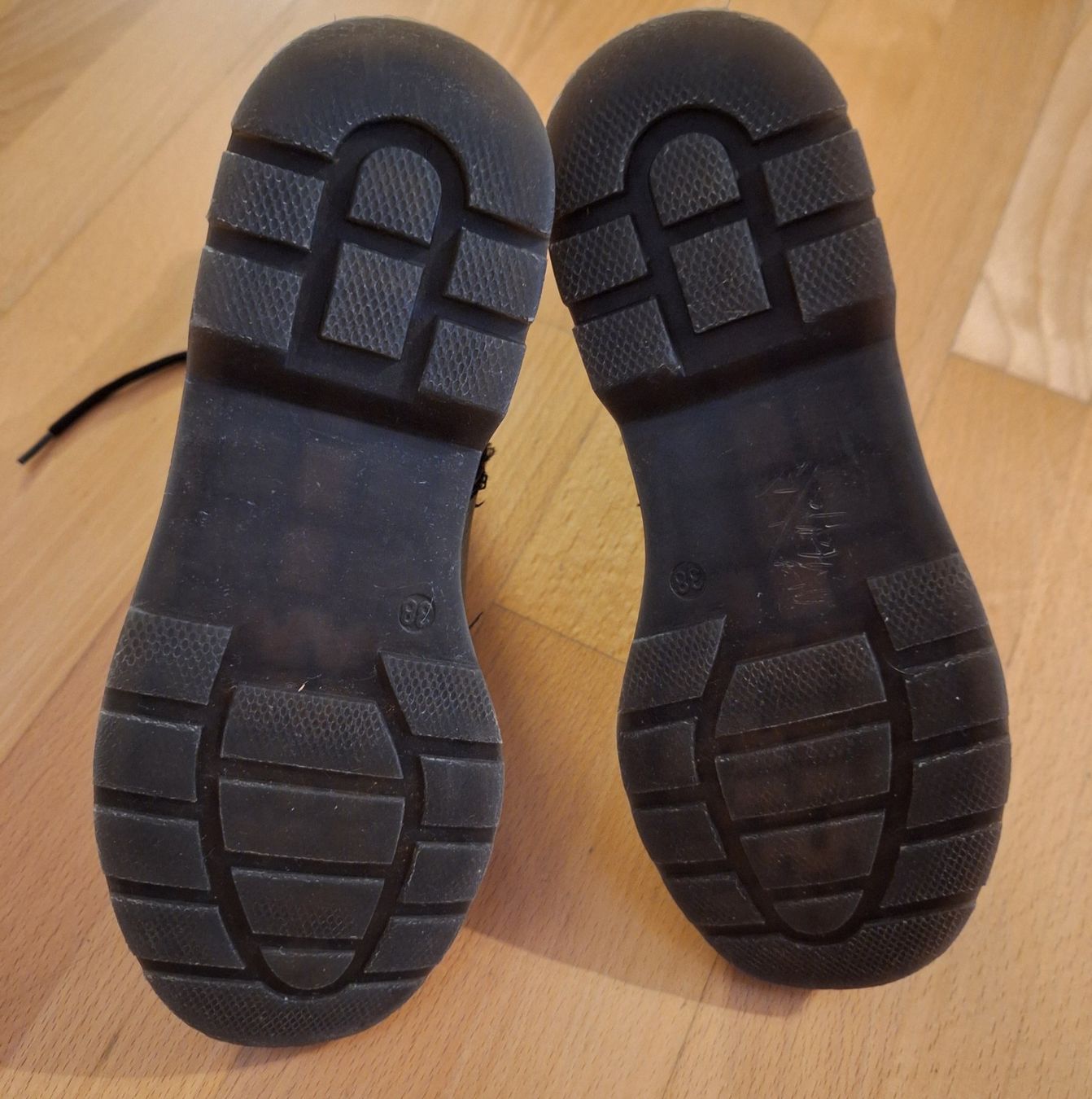 Scarpe da donna: Damen Schuhe Gr. 38 – Usato da Richterswil venduto da zsubaba86 4