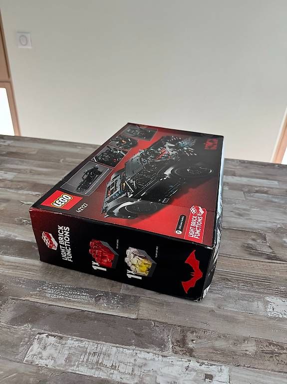 Kit di costruzioni: LEGO TECHNIC 42127 La Batmobile de Batman – Usato da La Chaux de Fonds venduto da 2300horlogerie 2
