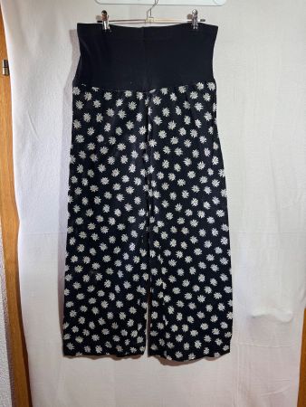 Stoffhose mit Edelweiss von C&A Gr. S
