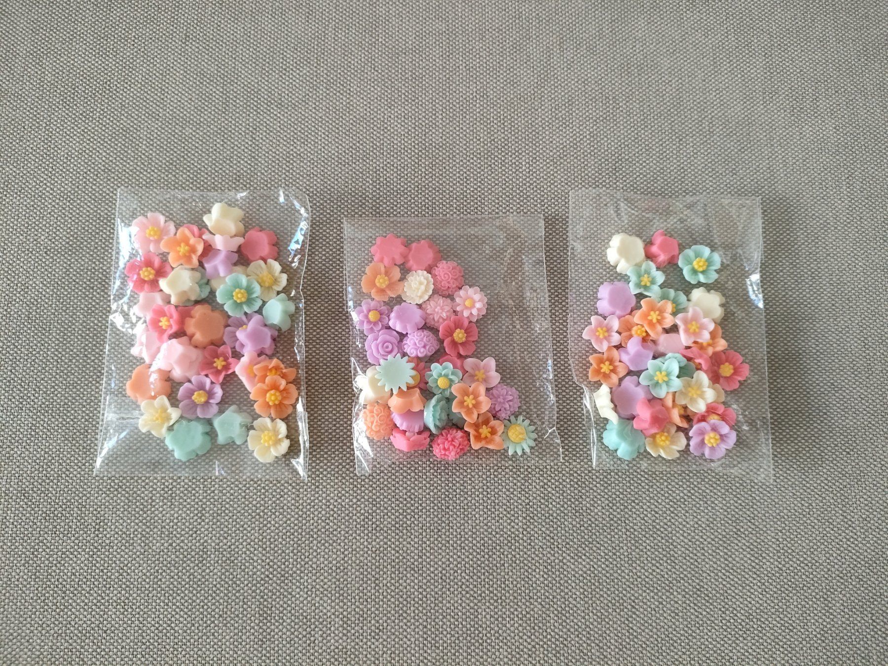 Tutte le decorazioni: 90 Stk. Cabochon mit Blumen – Nuovo e nell'imballaggio originale da Bern venduto da Lidia.5