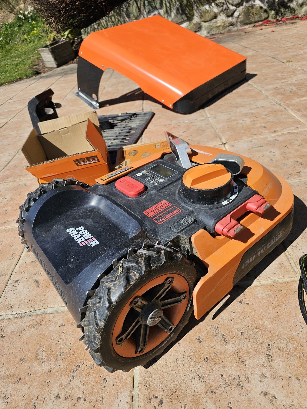 Worx Rasenmäher: Worx Landroid M robotic lawnmower + Full accessories – Gebraucht aus Chamby von Shawoli 1