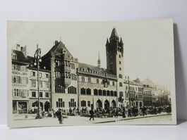 Basel , Rathaus , Wochenmarkt