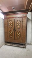 Antiker handbemalener Bauernschrank, vollmassiv, 2-türig