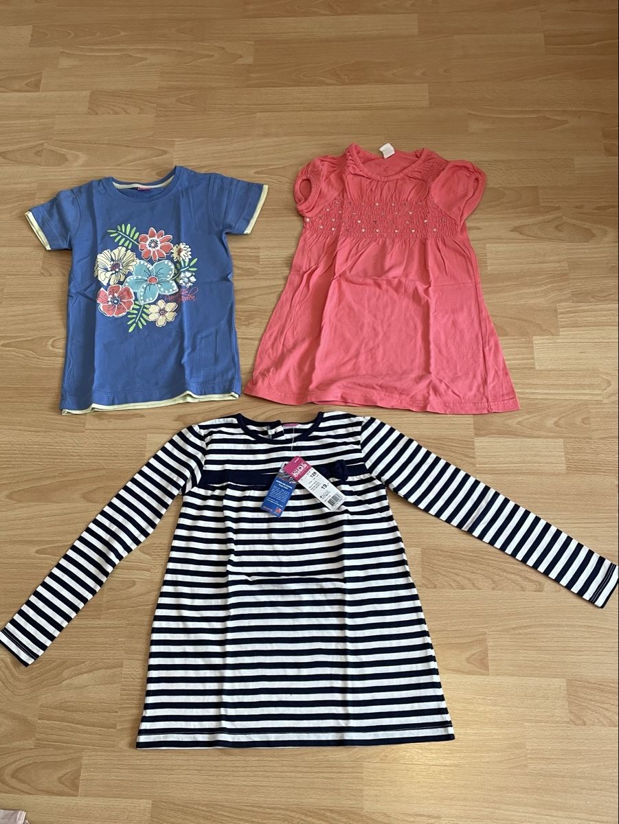 Lotti & Set di vestiti: Mädchen Kleiderpracht Gr. 128 – Usato da Chur venduto da Tsambiko 1