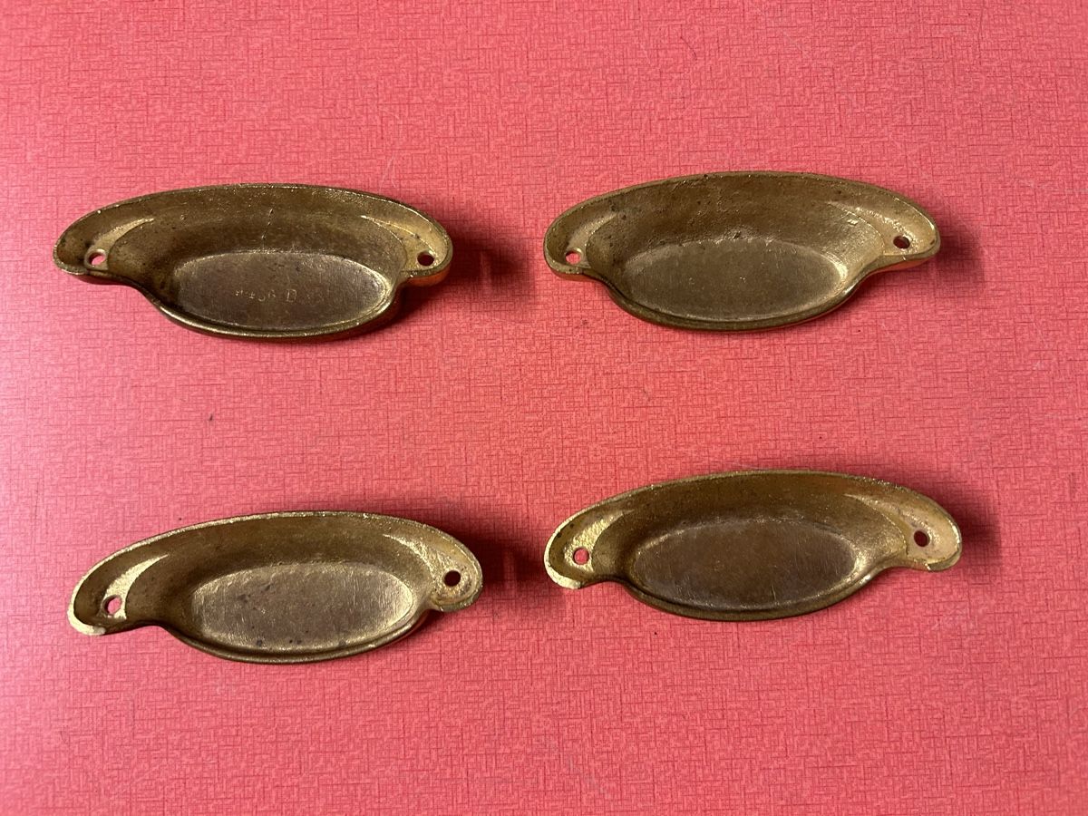 Quincaillerie: 4 Griffschalen Messing Hammerschlag sehr Schön. – D'occasion à Lanzenhäusern par vic63 5
