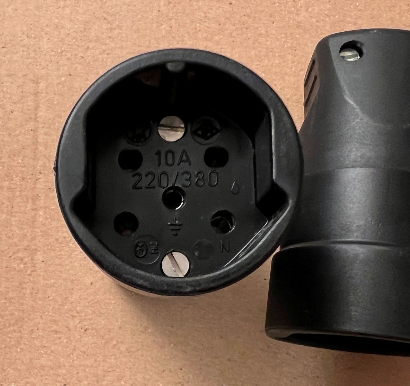 Stecker: Kupplung T15 400V 10A – Gebraucht aus Lodrino von Stema
