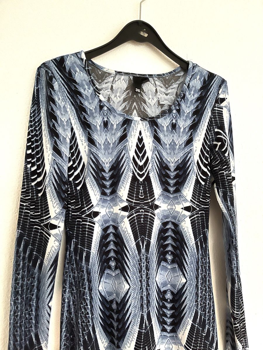 H&M Kleider: NEU! FUTURISTIC LANGARMKLEID GR. 36 – Neu und originalverpackt aus Basel von JJ.Elena 2