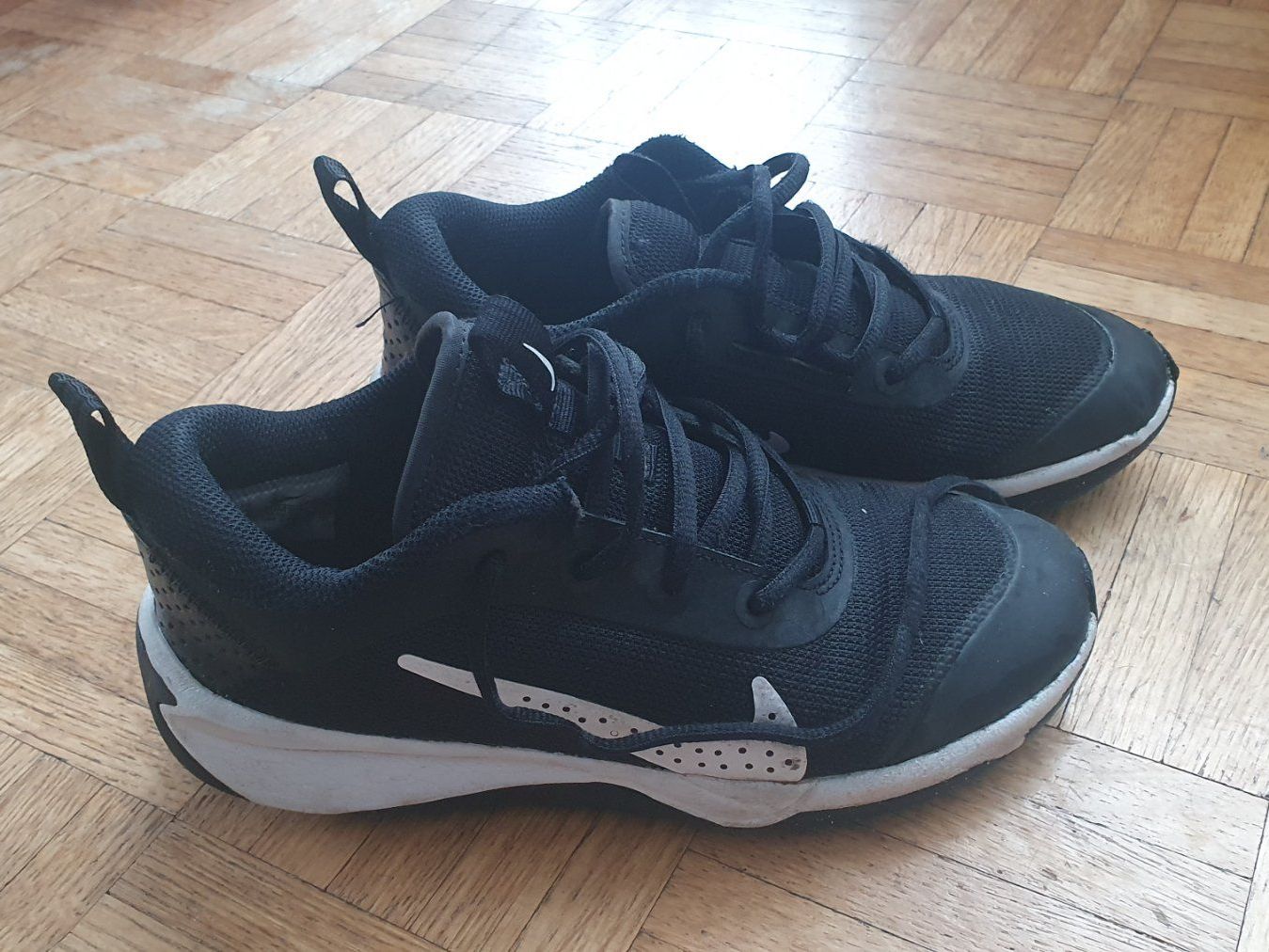 Nike Scarpe per ragazzi: Nike Sneaker, Grösse 35.5 – Usato da Zürich venduto da Kadija6 7