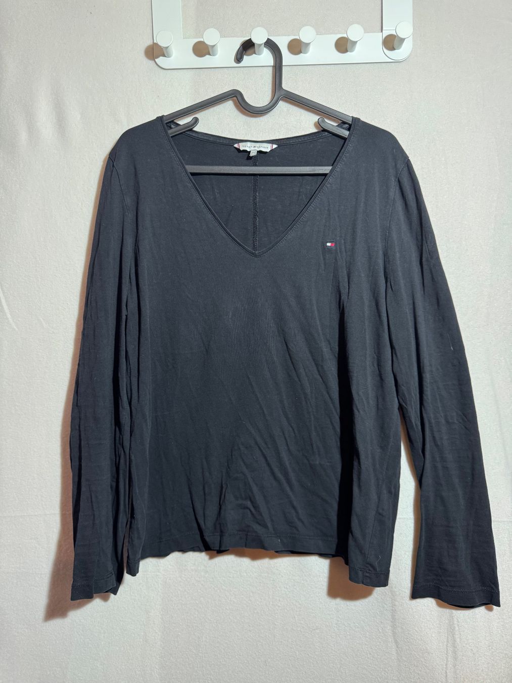 Tommy Hilfiger Top: Schwarzes Basic Top von Tommy Hilfiger Gr. XL – Usato da Grosswangen venduto da second_hand_dress