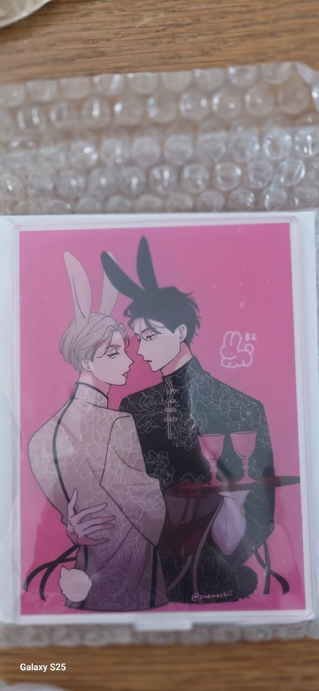 Statuette: acrylic stand - Fake fact lips – Nuovo e nell'imballaggio originale da Lugano venduto da glo_lks5 1