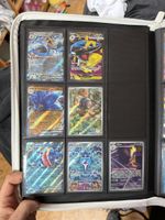 Pokémon Sammelkarten Album mit vielen seltenen Holos
