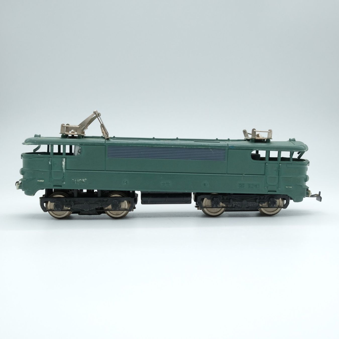 Lima Modelleisenbahnen: Lima SNCF BB 9210 in grün – Gebraucht aus Volketswil von brockipfannenstil 2