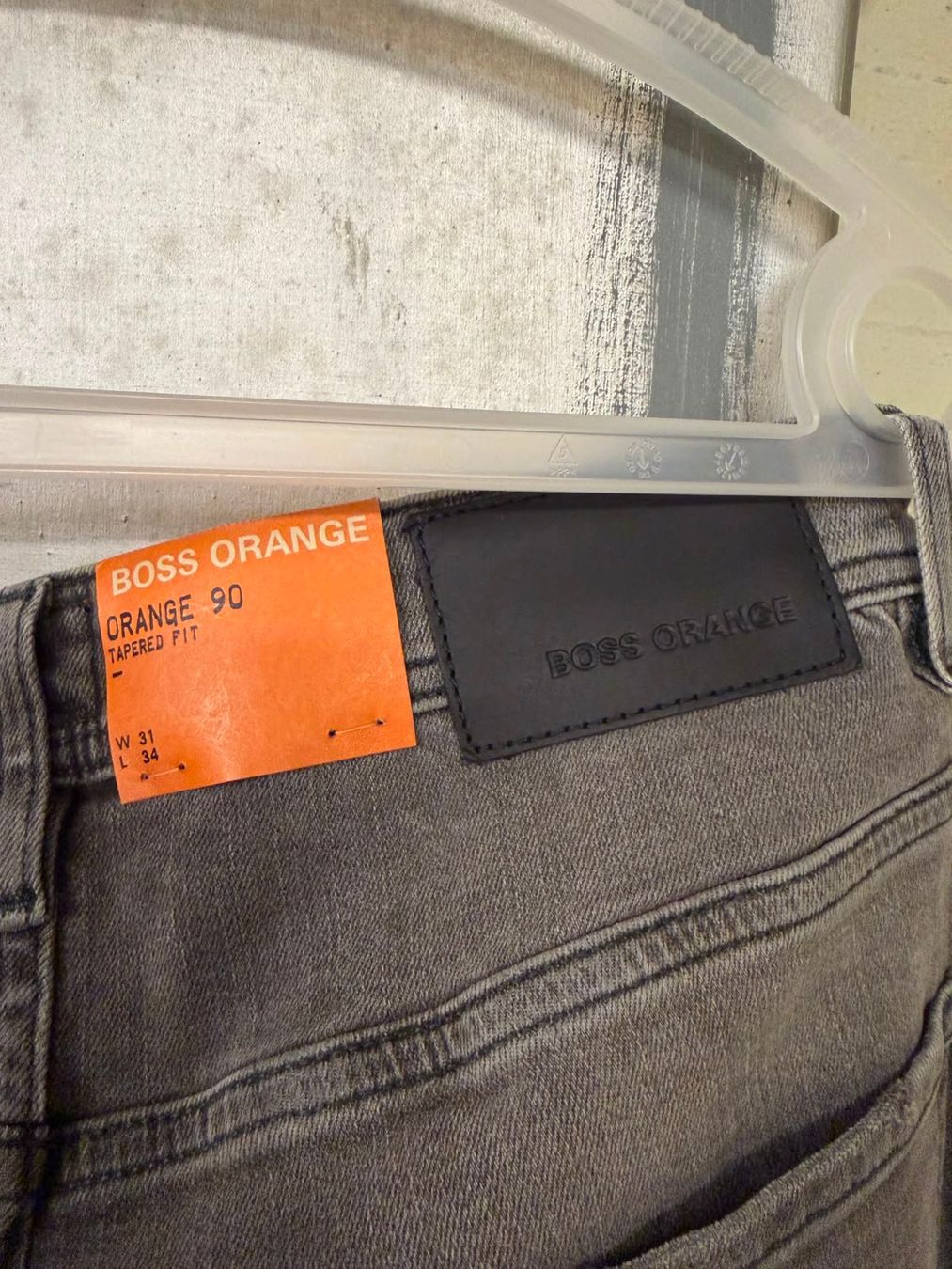 Hugo Boss Jeans: Hugo Boss Jeans, Orange 90, Neu – Nuovo (secondo la descrizione) da Schlieren venduto da Stadtammannamt_8952 3